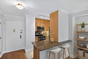 200 E 24th St, New York City, NY 10010 - Photo 3