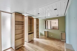 305 W 52nd St, New York City, NY 10019 - Photo 3
