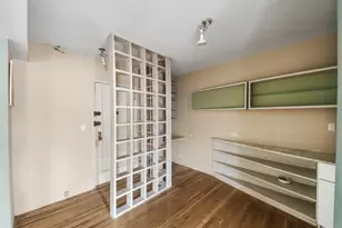 305 W 52nd St, New York City, NY 10019 - Photo 5