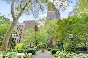 320 E 42nd St, New York City, NY 10017 - Photo 21