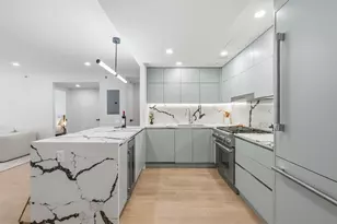 350 W 44th St, New York City, NY 10036 - Photo 3