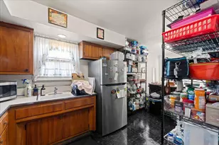 716 Hemlock St, New York City, NY 11208 - Photo 11