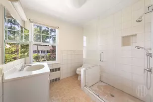 12 Carolina Rd, Douglaston, NY 11362 - Photo 21