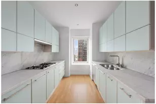 310 E 53rd St, New York City, NY 10022 - Photo 3