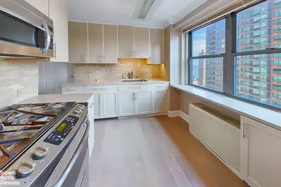 300 E 40th Street #21R, New York City, NY 10016 - Photo 3