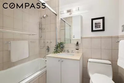 20 E 9th Street #7V, New York, NY 10003 - Photo 9