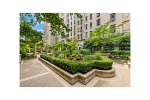 333 W 56th St, New York City, NY 10019 - Photo 15