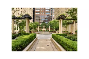 333 W 56th St, New York City, NY 10019 - Photo 11