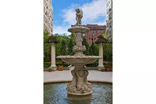 333 W 56th St, New York City, NY 10019 - Photo 17