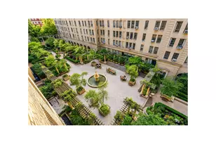 333 W 56th St, New York City, NY 10019 - Photo 13