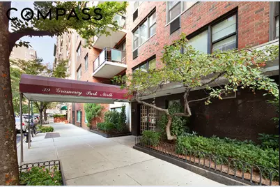 39 Gramercy Park N #17A, New York City, NY 10010 - Photo 7