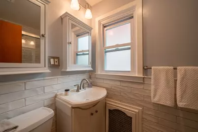 414 E 239th Street, New York City, NY 10470 - Photo 15