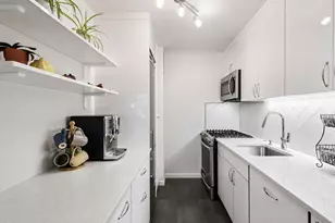 305 E 24th St, New York City, NY 10010 - Photo 5