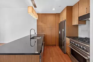 5-49 Borden Ave, New York City, NY 11101 - Photo 5