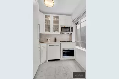 45 W 54th Street #7D, New York City, NY 10019 - Photo 3