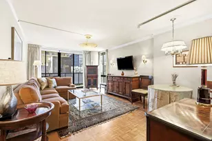 255 E 49th St, New York City, NY 10017 - Photo 1