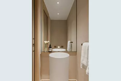 685 5th Avenue #22B, New York City, NY 10022 - Photo 5