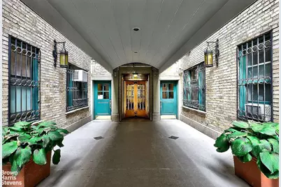325 W 45th Street #916, New York, NY 10036 - Photo 15
