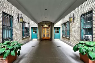 325 W 45th St, New York, NY 10036 - Photo 15
