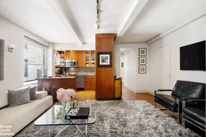 325 W 45th Street #916, New York, NY 10036 - Photo 1