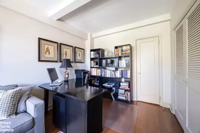 325 W 45th Street #916, New York, NY 10036 - Photo 9