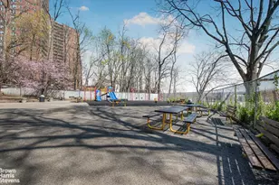 5645 Netherland Ave, New York City, NY 10471 - Photo 15