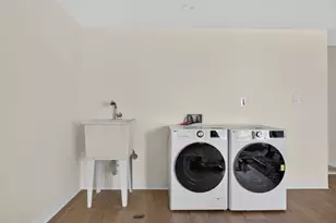 31-41 97th St, New York City, NY 11369 - Photo 19
