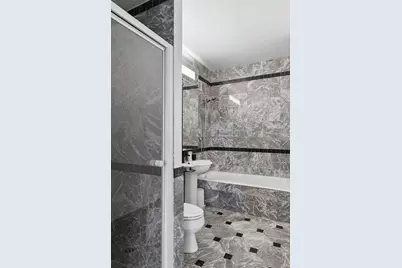 250 E 54th Street #21D, New York, NY 10022 - Photo 5