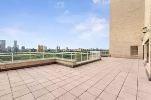 860 5th Ave, New York City, NY 10065 - Photo 15