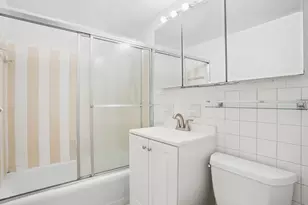 220 E 57th St, New York, NY 10022 - Photo 5