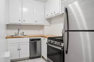 220 E 57th St, New York, NY 10022 - Photo 3