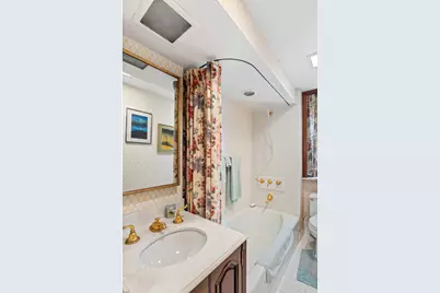 30 Beekman Place #8D, New York City, NY 10022 - Photo 9