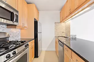 377 Rector Pl, New York, NY 10280 - Photo 3