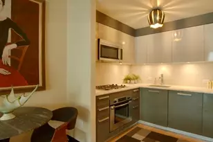 505 W 47th St, New York City, NY 10036 - Photo 3