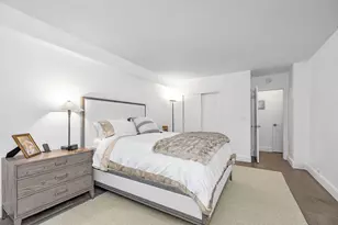 77 W 55th St, New York City, NY 10019 - Photo 5