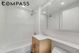 516 W 47th St, New York City, NY 10036 - Photo 11