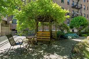 570 Westminster Rd, New York City, NY 11230 - Photo 9