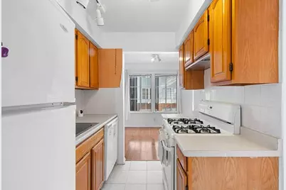 16 Roosevelt Court, New York City, NY 10314 - Photo 11