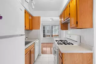 16 Roosevelt Ct, New York City, NY 10314 - Photo 11
