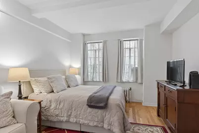 320 E 42nd Street #817, New York, NY 10017 - Photo 3