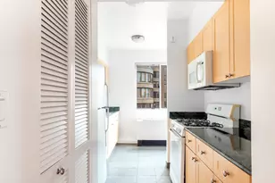 308 E 38th St, New York City, NY 10016 - Photo 5