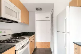 308 E 38th St, New York City, NY 10016 - Photo 7
