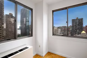308 E 38th St, New York City, NY 10016 - Photo 15