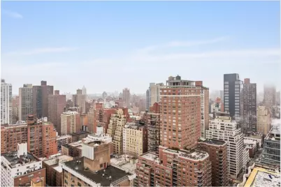 400 E 70th Street #3302, New York City, NY 10021 - Photo 9