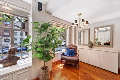 325 E 72nd Street #2D, New York, NY 10021 - Photo 3