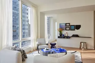 135 E 47th St, New York, NY 10017 - Photo 3