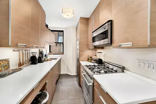246 E 51st St, New York City, NY 10022 - Photo 3