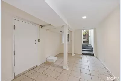 155 W 9th Street, New York City, NY 11231 - Photo 13