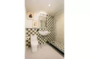 410 W 24th St, New York City, NY 10011 - Photo 7