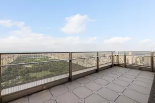 217 W 57th St, New York City, NY 10019 - Photo 11